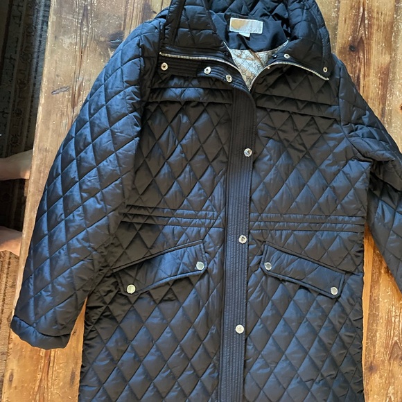 Michael Kors Black ski or puffer jacketwith adjustable waist - Picture 2 of 4